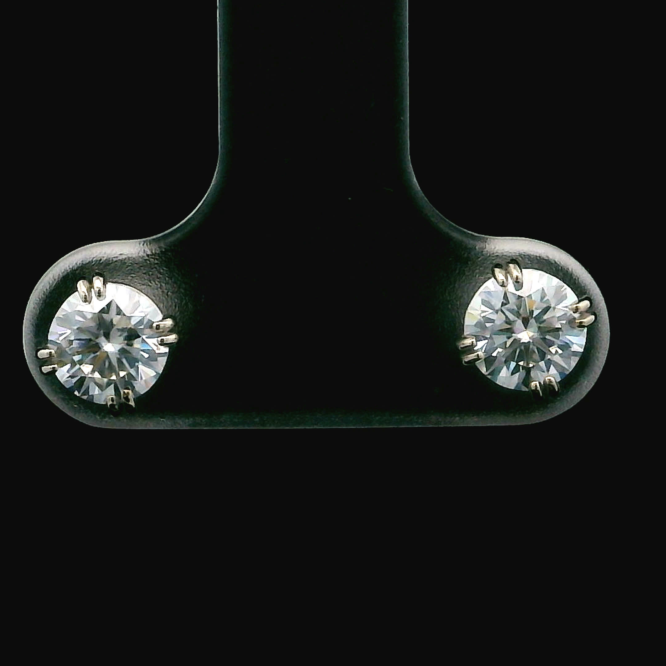 Brilliant-Cut Moissanite Stud Earrings in White Gold (1.00ctw)